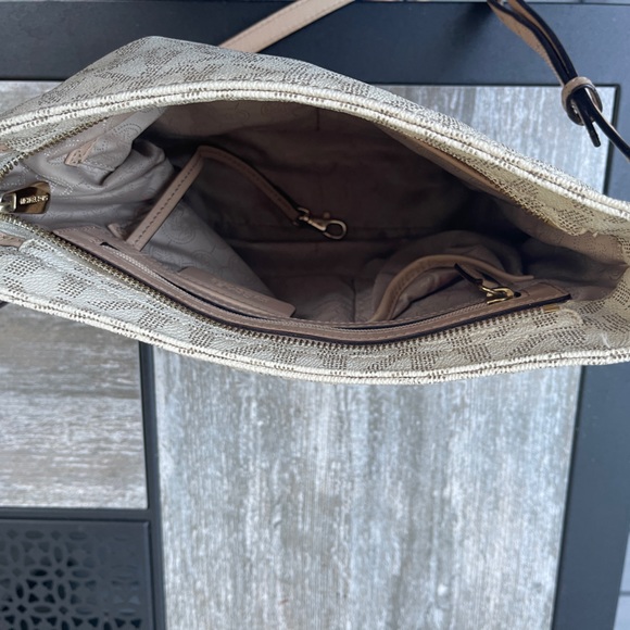 Michael kors bag - Picture 2 of 2